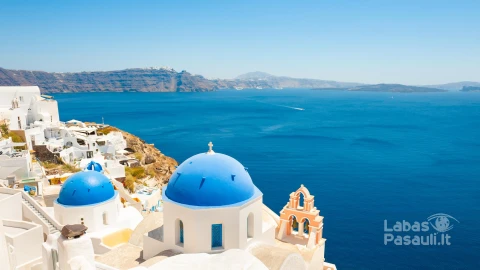 traditional-greek-church-white-architecture-santorini-island-greece-famous-travel-destination