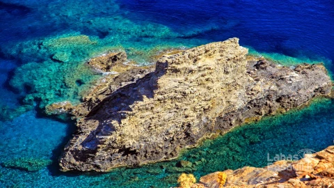 shallow-clear-sea-crete