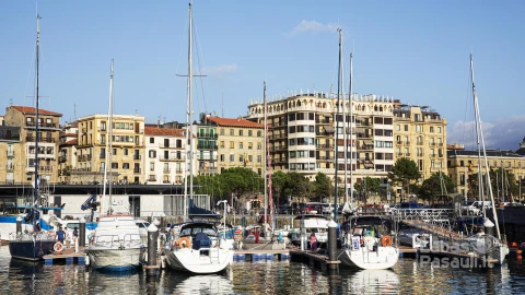 beautiful-scene-road-trip-san-sebastian-min