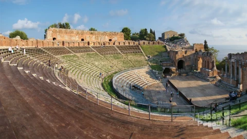 Sicilia_Taormina2_tango7174-min