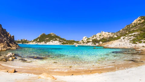 beautiful-beaches-sardinia-min