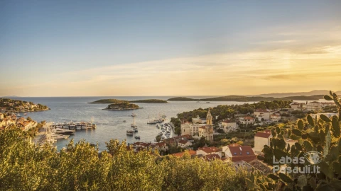 Hvar-Island_Hvar-town_10-8377-lowres-min
