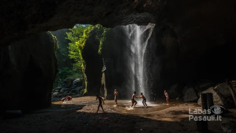 beautiful-view-waterfall-bali-indonesia-min
