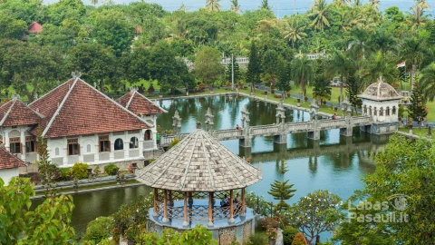 karangasem-water-temple-palace-bali-min