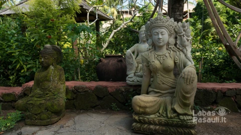 traditional-sculptures-bali-min