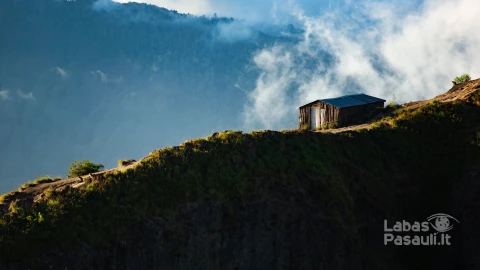 landscape-house-mountain-volcano-batur-bali-indonesia-min