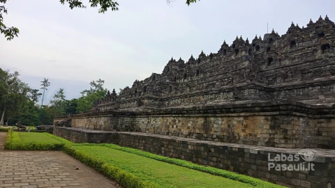 borobudur-temple-indonesia-min