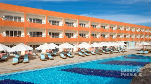 Amwaj Oyoun Resort & Casino 4*