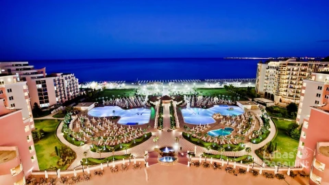 BGVMAJEST_SBEA-POOL-NIGHT1