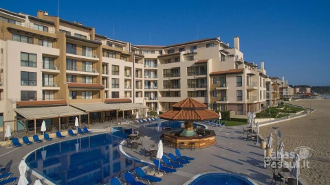 BGVOBZORBE_OBZO-TOP-Pool-Bar-A-building-A