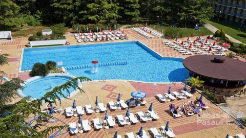 BGBCONTINE_SBEA-TOP-PHC_view_pool