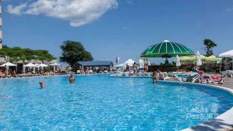 BGVSLAVYAN_SBEA-POOL-AND-POOLBAR-4