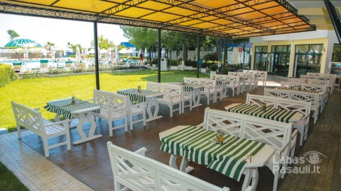 BGVSLAVYAN_SBEA-RESTAURANT-1